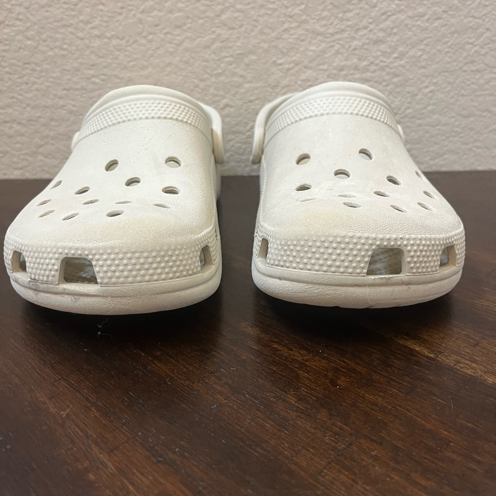 Pre-loved Crocs - Picture 6 of 9